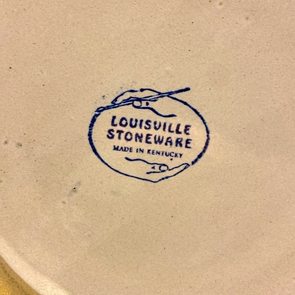 Vintage heavy 9 inch pie stoneware pan. - Picture 3 of 4